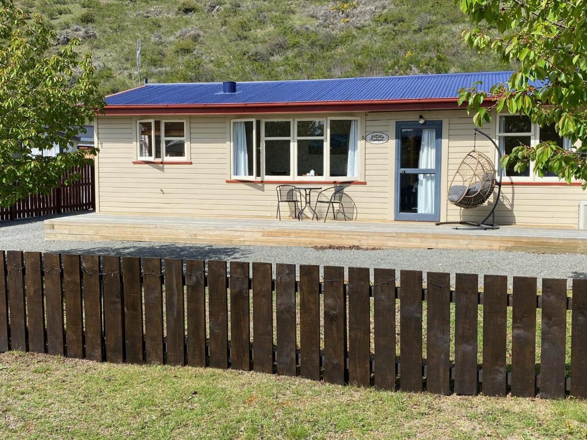 Cosy 1960'S Kiwi Holiday House 오마라마 외부 사진